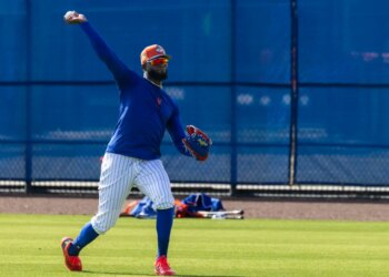 Luis Robert Jr. throws during Spring Training at Clover Field, Thursday, Feb. 19, 2026, in Port St. Lucie, FL.