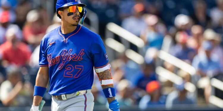 New York Mets' Mark Vientos (27) strikes out against the Houston Astros during Spring Training.