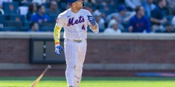 New York Mets catcher Francisco Alvarez (4) hits a solo homer during the sixth inning on Opening Day at Citi Field, Thursday, March 26, 2026, in Queens, NY.
