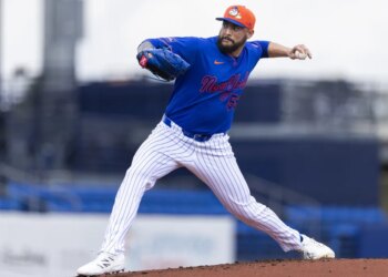 Sean Manaea, pitching earlier in spring training, threw four no-hit innings in the Mets' 5-5 tie against the Marlins on March 17, 2026.