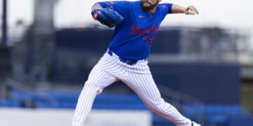 Sean Manaea, pitching earlier in spring training, threw four no-hit innings in the Mets' 5-5 tie against the Marlins on March 17, 2026.