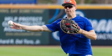 Jared Young, seen here playing first base during spring training, earned the Mets' final bench spot.
