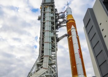 NASA wants to put a $20 billion base on the Moon