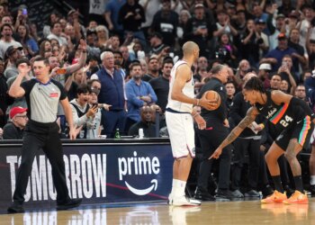 Nicolas Batum’s baseline out-of-bound blunder costs Clippers victory against Spurs