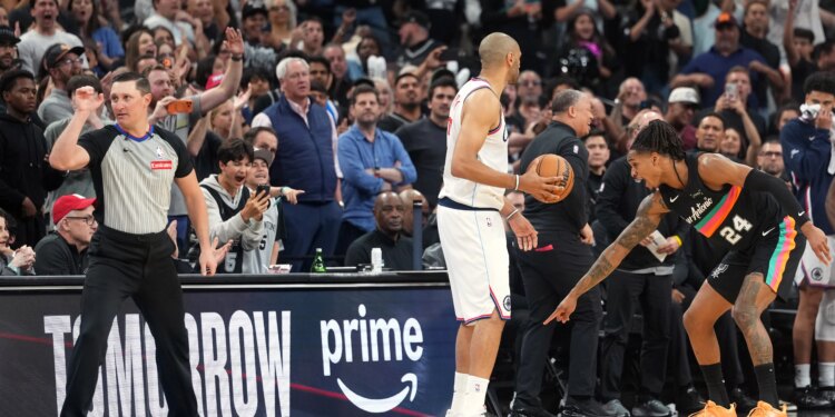 Nicolas Batum’s baseline out-of-bound blunder costs Clippers victory against Spurs