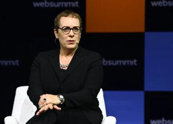 One of Grammarly’s ‘experts’ is suing the company over its identity-stealing AI feature