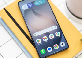 Samsung Galaxy S26 Ultra on a desk