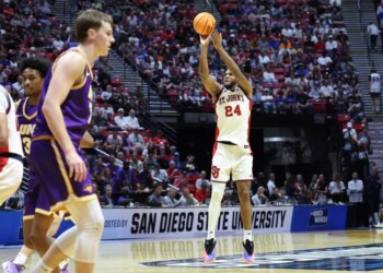 Zuby Ejiofor takes a 3-pointer during St. John's first-round win on March 20, 2026.