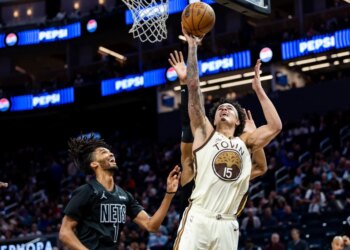 Gui Santos, who scored a game-high 31 points, goes up for a layup as Ziaire Williams looks on during the Nets' 109-106 loss to the Warriors on March 25, 2026 in San Francisco.