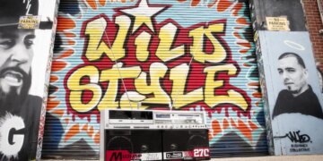 The Bumpboxx BB-777 is the ultimate in boombox nostalgia