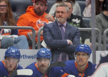 The time for Patrick Roy's experiments with Islanders lines is over
