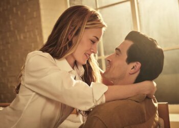 Sarah Pidgeon as Carolyn Bessette Kennedy and Paul Kelly as John F. Kennedy Jr. in a scene from "Love Story: John F. Kennedy Jr. & Carolyn Bessette."