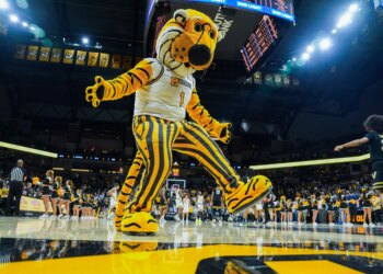 Trade $10, get $10 for March Madness