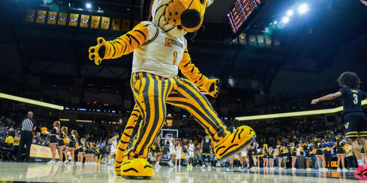 Trade $10, get $10 for March Madness