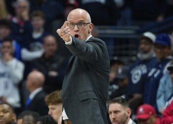 Trade $10, get $10 for March Madness futures