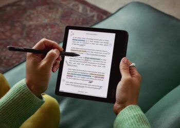 Two of my favorite color e-book readers are the cheapest they’ve been in months