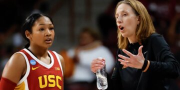 USC coach Lindsay Gottlieb and player Malia Samuels