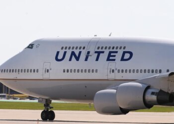 United Airlines can permanently ban passengers who don’t wear headphones