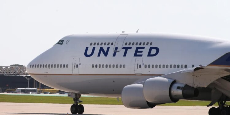 United Airlines can permanently ban passengers who don’t wear headphones
