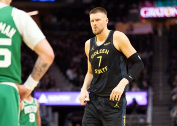 Warriors player Kristaps Porzingis