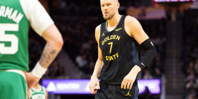 Warriors player Kristaps Porzingis