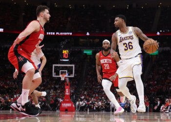 bet365 bonus code: Bet $10, get $200 in bonus bets for Rockets vs. Lakers