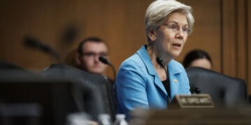 AI failure could trigger the next financial crisis, warns Elizabeth Warren