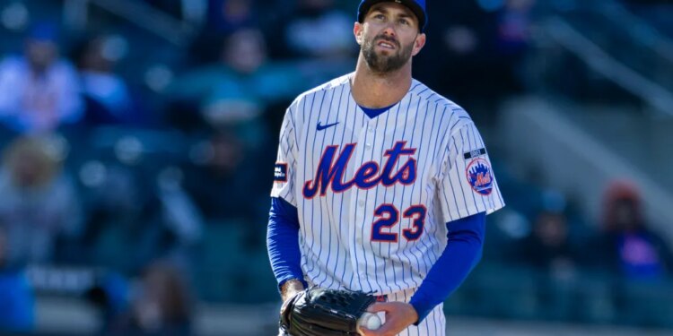 New York Mets pitcher David Peterson (23) reacts on the mound after Arizona Diamondbacks shortstop Jose Fernandez (11) and Arizona Diamondbacks shortstop Geraldo Perdomo (2) score on Arizona Diamondbacks right fielder Corbin Carroll (7) two-run RBI double during the second inning against the New York Mets at Citi Field, Wednesday, April 8, 2026, in Queens, NY.