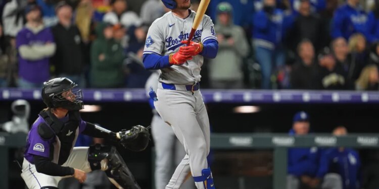 Mookie Betts at bat for the Dodgers.