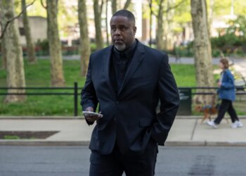 Former NBA player and assistant coach Damon Jones arrives at Brooklyn federal court.