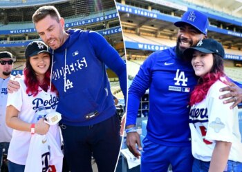 Freddie Freeman, Teoscar Hernandez surprise Make-A-Wish kid at Dodger Stadium