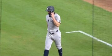 Giancarlo Stanton exits early in Yankees injury worry