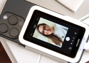 Insta360’s Snap is a tiny magnetic phone screen for taking rear-camera selfies