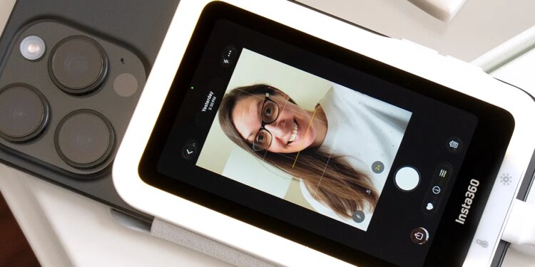 Insta360’s Snap is a tiny magnetic phone screen for taking rear-camera selfies