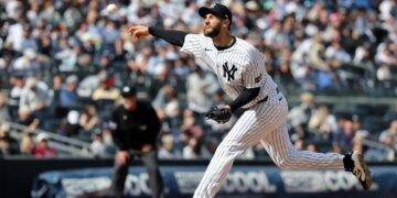 New York Yankees pitcher Jake Bird (59) throwing a pitch during the 7th inning against the Miami Marlins.