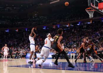 Mitchell Robinson #23 hits a free throw during the third quarter against the Hawks on April 18.