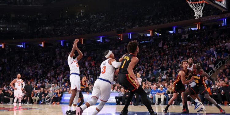 Mitchell Robinson #23 hits a free throw during the third quarter against the Hawks on April 18.