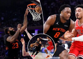 Knicks crush Bulls to clinch third consecutive 50-win season