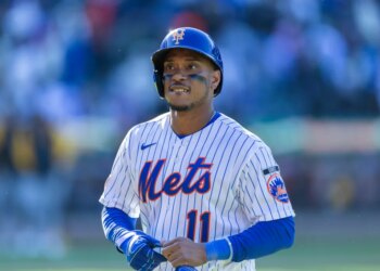 Jorge Polanco (11) reacts as he walks back to the dugout after he flies out for the final out of the tenth inning at Citi Field, Sunday, March 29, 2026, in Queens, NY.
