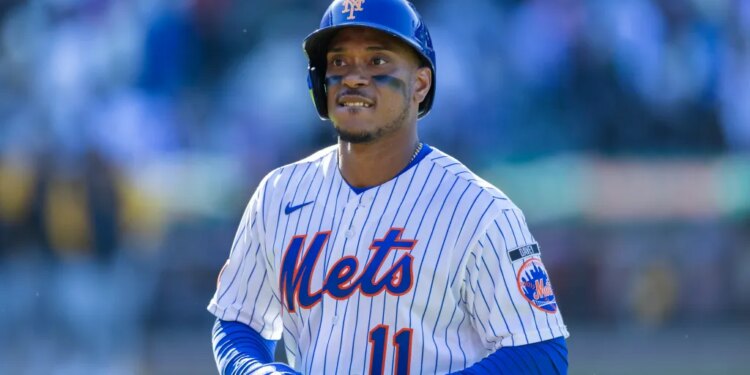 Jorge Polanco (11) reacts as he walks back to the dugout after he flies out for the final out of the tenth inning at Citi Field, Sunday, March 29, 2026, in Queens, NY.