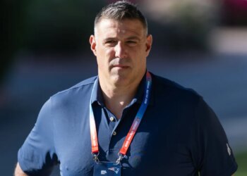 Patriots head coach Mike Vrabel