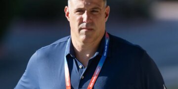 Patriots head coach Mike Vrabel