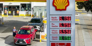 A Shell gas station with fuel prices over $6 for gasoline and over $8 for renewable diesel.