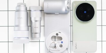 Vivo X300 Ultra with photography kit
