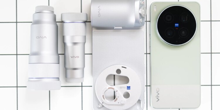 Vivo X300 Ultra with photography kit