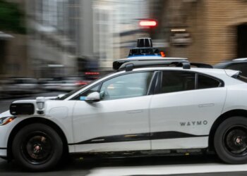 Now California’s cops can give tickets to driverless cars