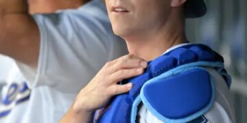 Ohtani, Dodgers react to Will Smith shot to the nuts in loss