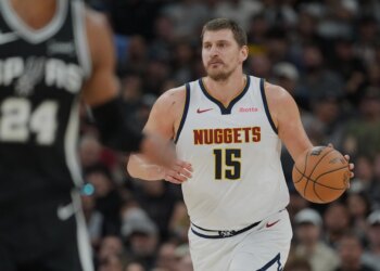 Play $5, get $50 in fantasy bonus entries for Spurs vs. Nuggets