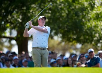 Robert MacIntyre playing golf.