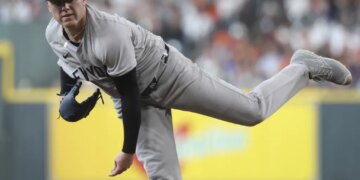 Ryan Weathers delivers a pitch during the Yankees' 8-3 blowout win over Astros on April 25, 2026 in Houston.